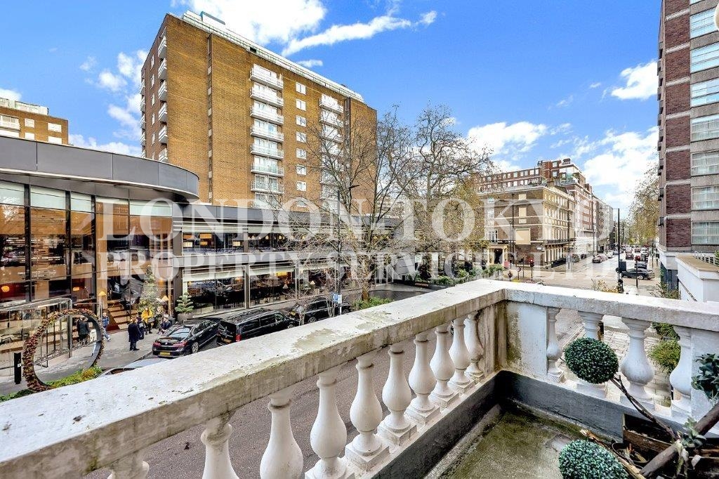Upper Berkeley Street W1H :: London-Tokyo Property Service